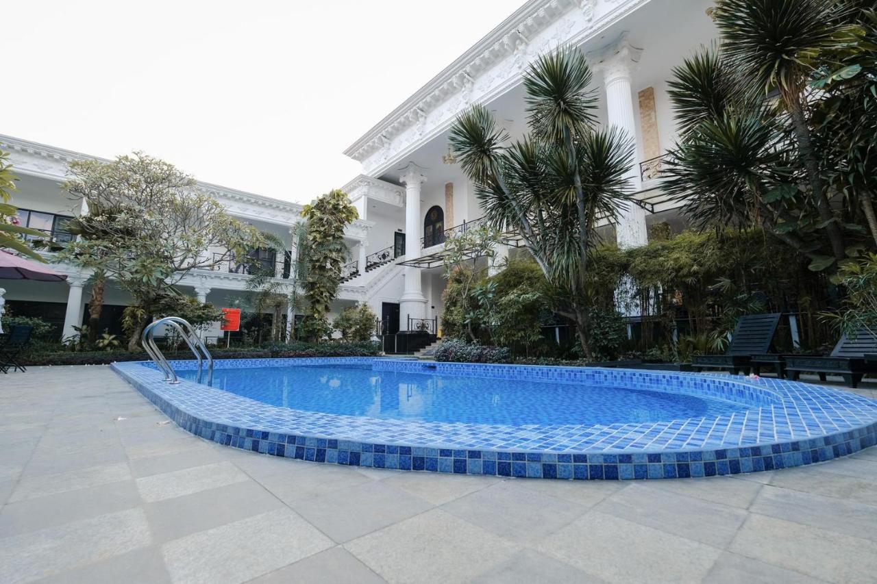 The Grand Palace Hotel Yogyakarta Extérieur photo
