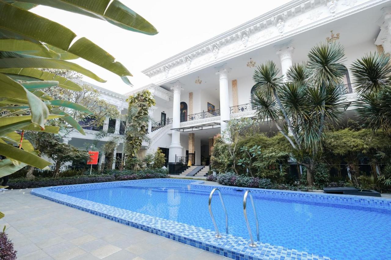 The Grand Palace Hotel Yogyakarta Extérieur photo