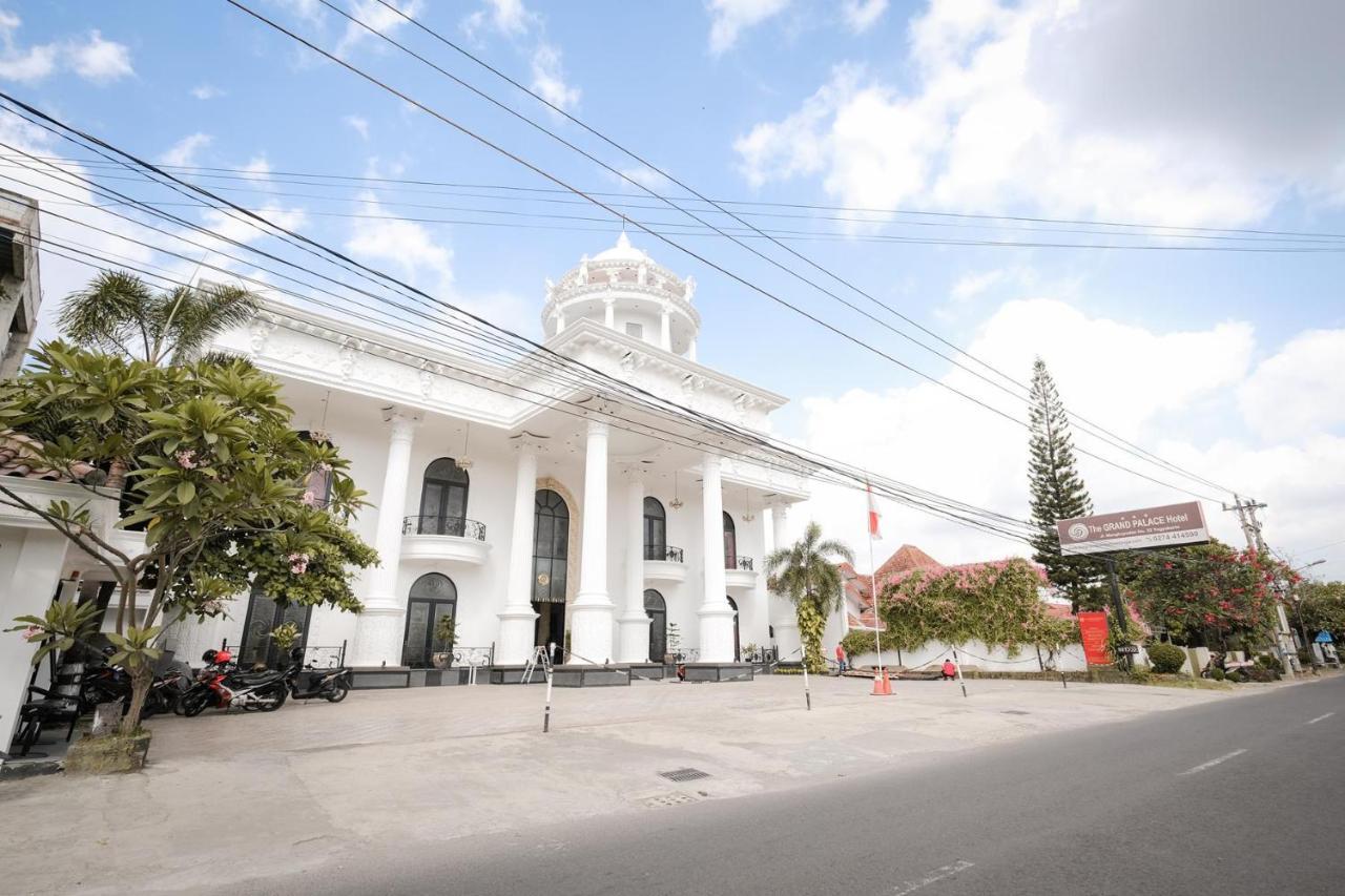 The Grand Palace Hotel Yogyakarta Extérieur photo