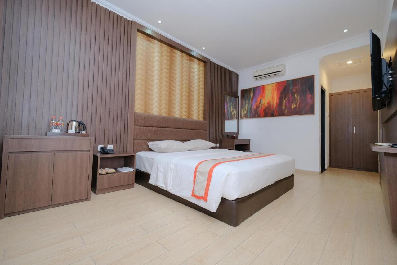 The Grand Palace Hotel Yogyakarta Extérieur photo
