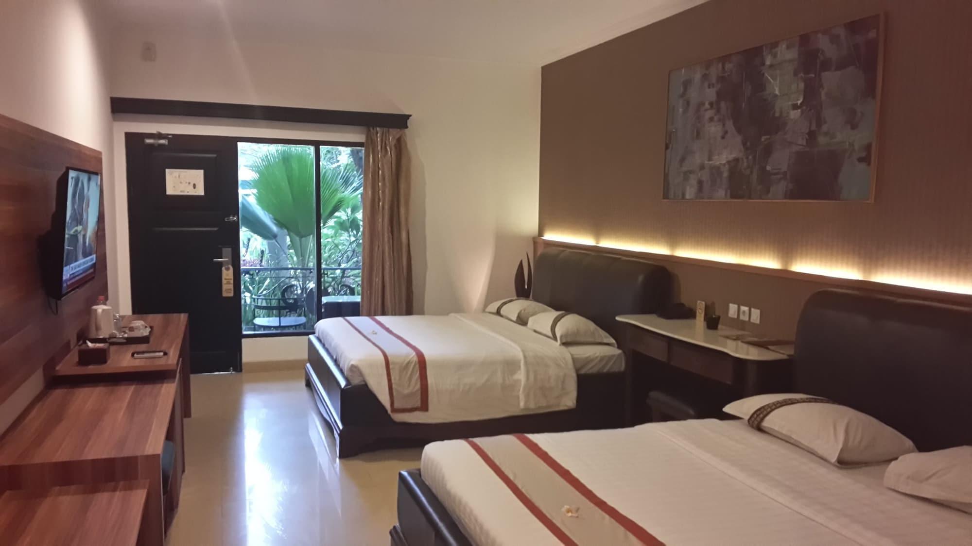 The Grand Palace Hotel Yogyakarta Extérieur photo