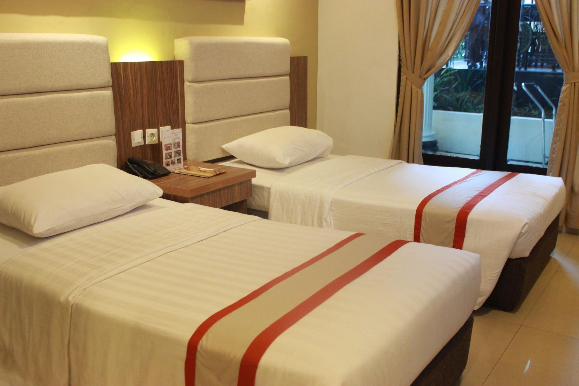 The Grand Palace Hotel Yogyakarta Extérieur photo