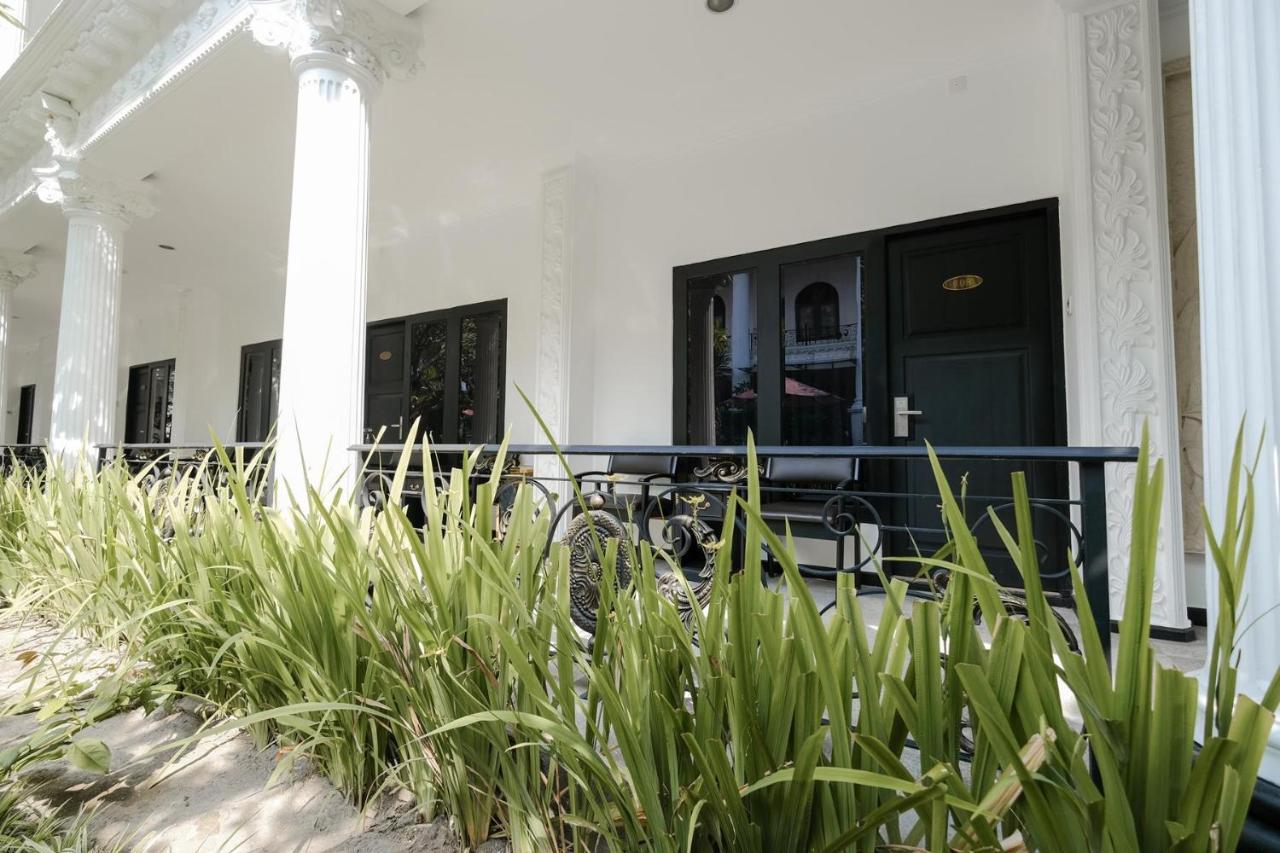 The Grand Palace Hotel Yogyakarta Extérieur photo