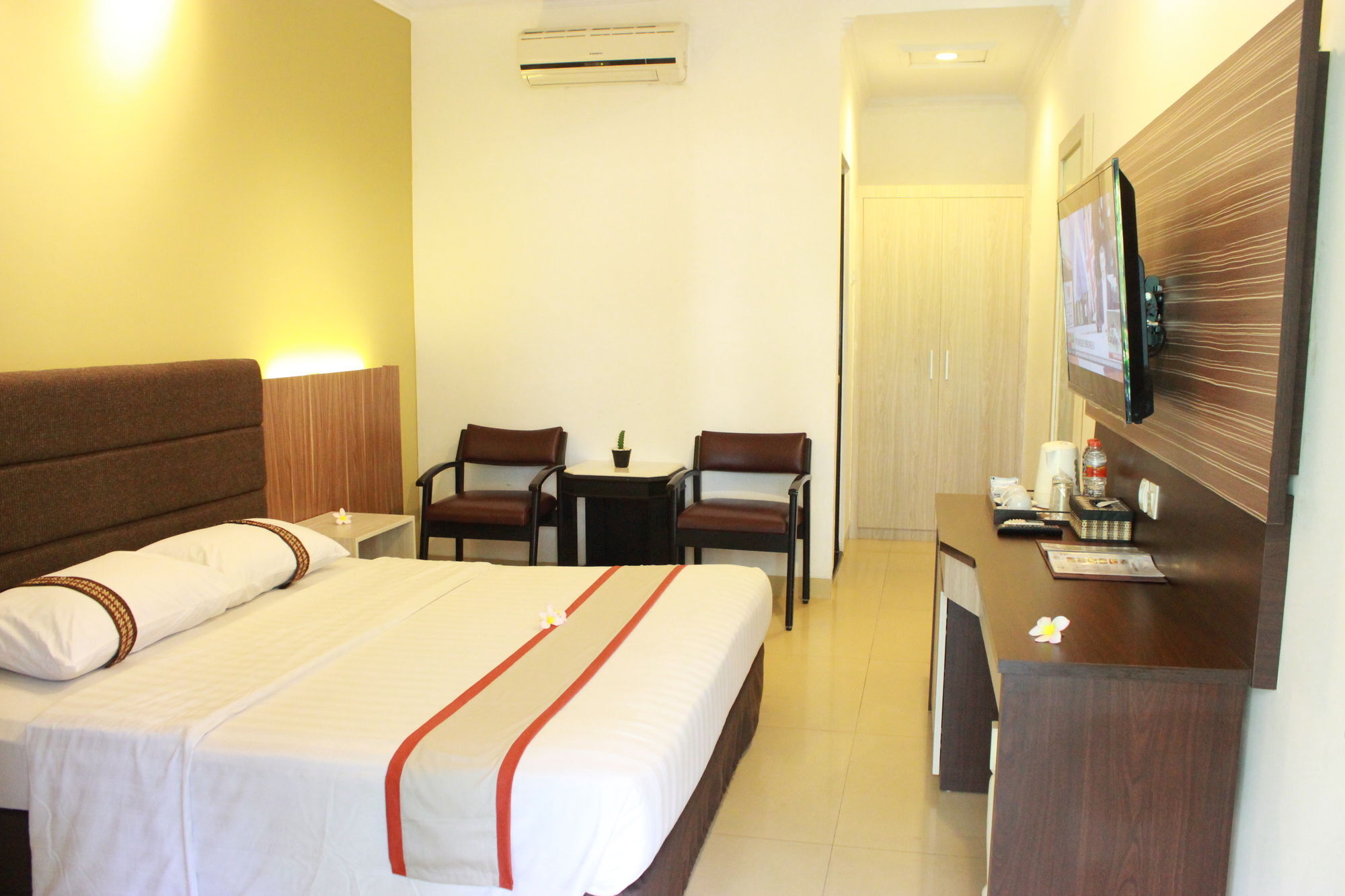 The Grand Palace Hotel Yogyakarta Extérieur photo